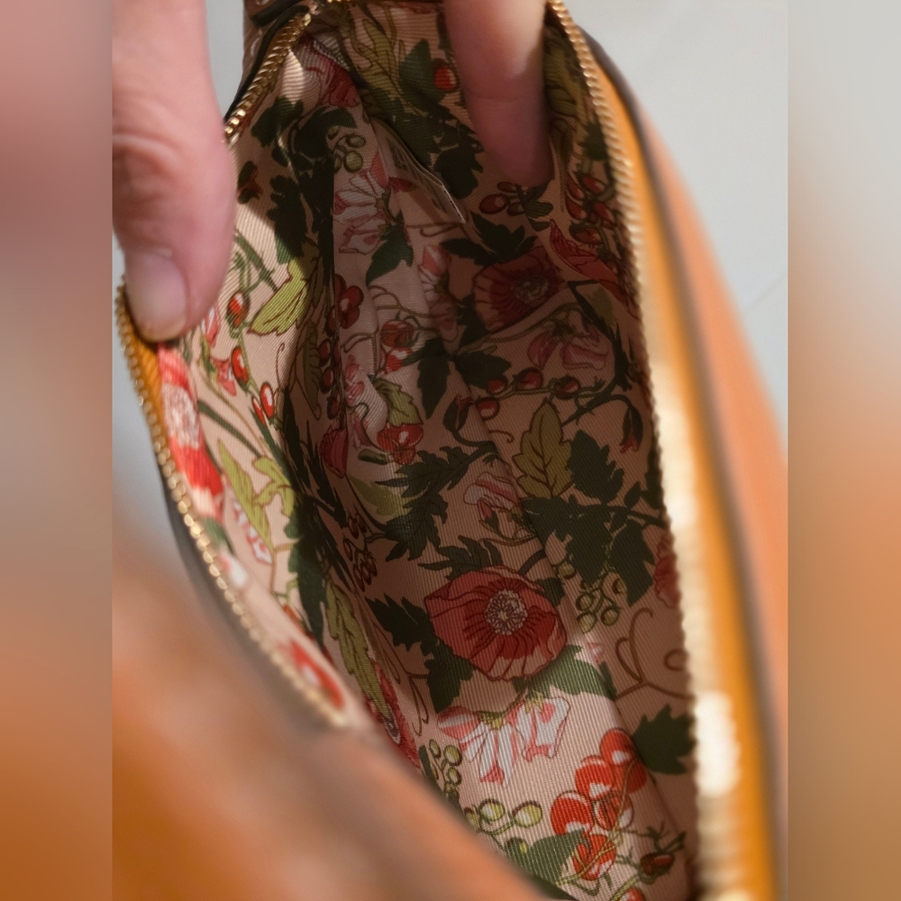 Vera Bradley Tan Woven Shoulder Bag Excellent Condition - Picture 10 of 11
